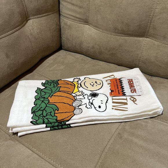 Peanuts Snoopy Charlie Brown Set If 2 Kitchen Towels “Hello Pumpkin “ - Picture 2 of 14